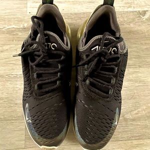 Black and silver Nike air 270 size women’s 7.5 youth 5.5